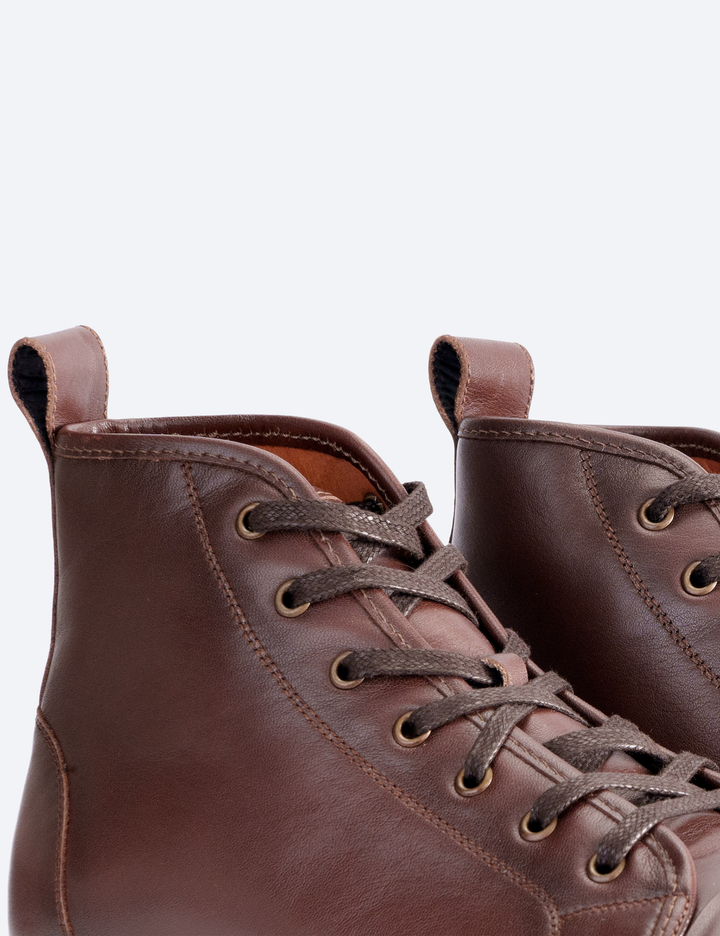 SNEAKERS DINAMARCA MARRÓN