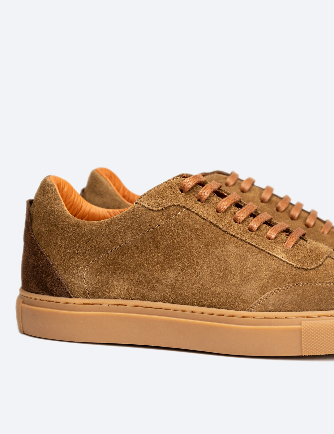 SNEAKER ESTOCOLMO TABACO