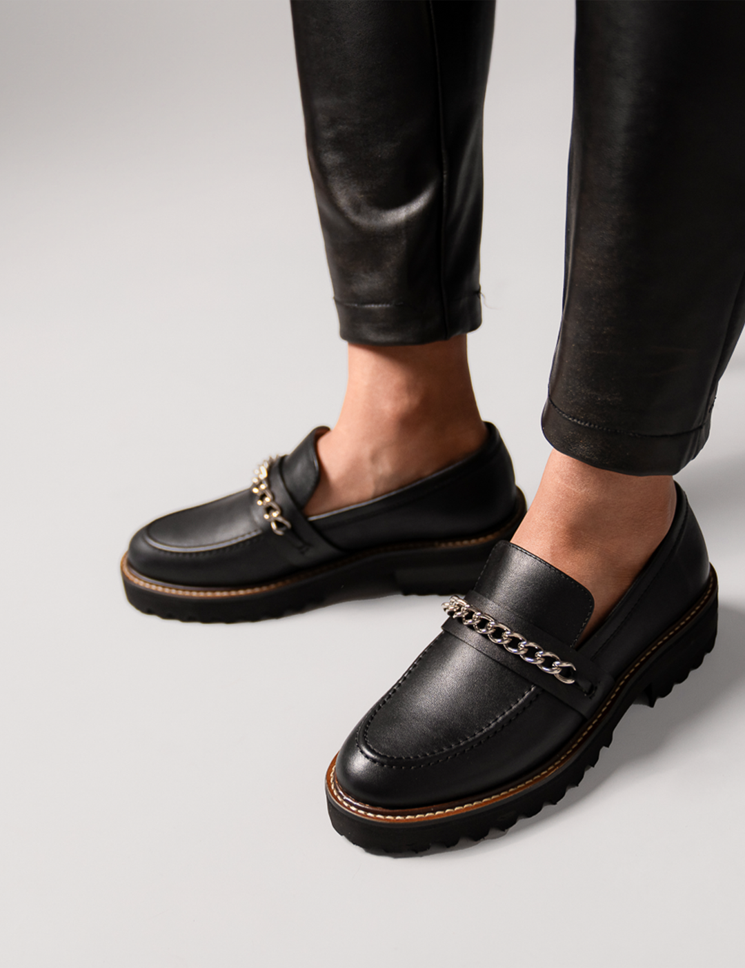 MOCASIN GIA NEGRO